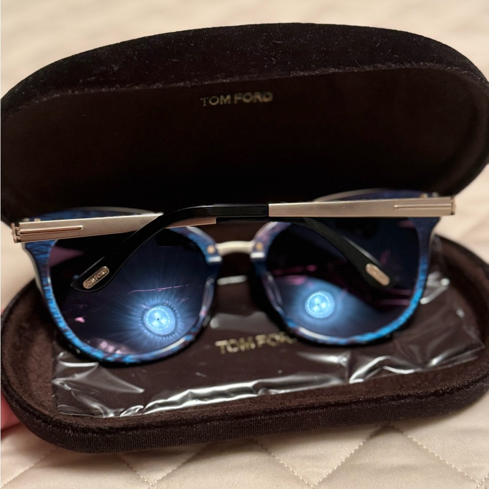 Tom Ford Black Cat-Eye Sunglasses - Picture 3 of 6
